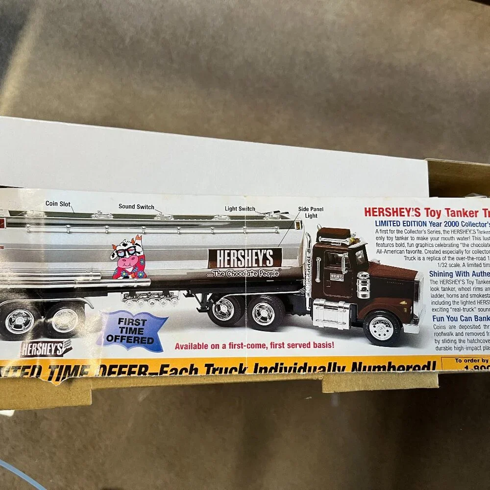 Hershey's‎ Toy Truck Coinbank with Lights and Sounds (in Original Box)
